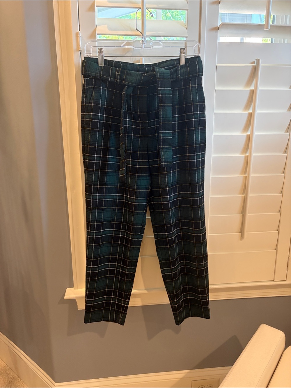 Ann Taylor Green and Black Plaid Cropped Tapered Pants